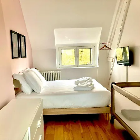 Avec Piscine, Tennis En Champagne Proche épernay&paris Villa