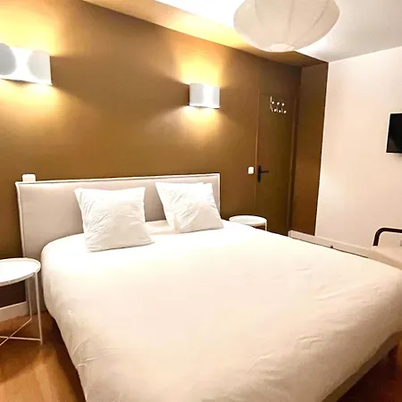 Avec Piscine, Tennis En Champagne Proche épernay&paris Villa