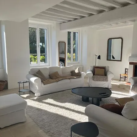 Avec Piscine, Tennis En Champagne Proche épernay&paris Villa *